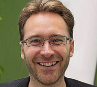 "Aufkleber auf dem Apfel gehört nicht in den Biomüll" "Aufkleber auf dem Apfel gehört nicht in den Biomüll"