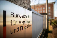 Verstoß gegen Neutralitätspflicht: Bamf trennte sich von Dolmetschern Verstoß gegen Neutralitätspflicht: Bamf trennte sich von Dolmetschern