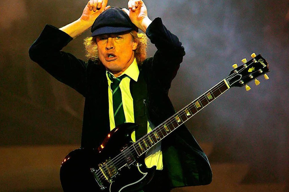 Seine ersten Töne soll Angus Young, Gitarrist bei ACDC, auf einer Gibson gespielt haben – und schwört bis heute darauf. (Foto: AFP) Seine ersten Töne soll Angus Young, Gitarrist bei ACDC, auf einer Gibson gespielt haben – und schwört bis heute darauf. (Foto: AFP)