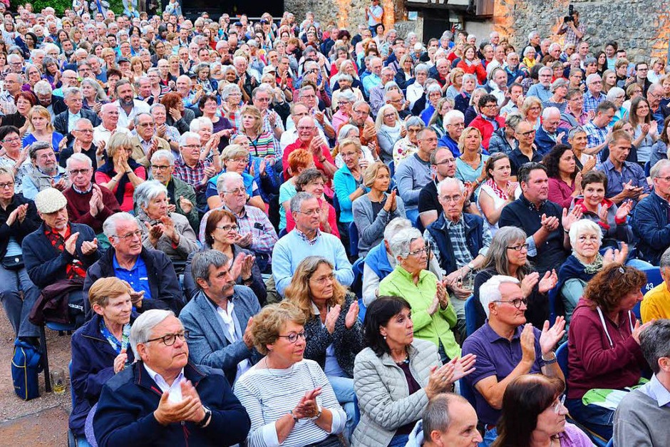 Tolle Stimmen und Musiker vor einer einmaligen Kulisse: Jazz auf der Burg 2018 (Foto: Barbara Ruda) Tolle Stimmen und Musiker vor einer einmaligen Kulisse: Jazz auf der Burg 2018 (Foto: Barbara Ruda)