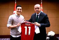 Erdogan-Fotos bescheren Özil und Gündogan viel Kritik Erdogan-Fotos bescheren Özil und Gündogan viel Kritik