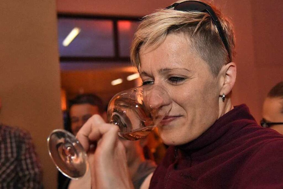 Zuerst mit feinem Näschen genossen (Foto: Markus Zimmermann) Zuerst mit feinem Näschen genossen (Foto: Markus Zimmermann)