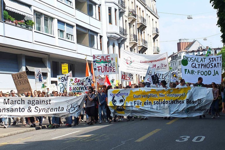 Proteste gegen Monsanto und Syngenta in Basel (Foto: Martina David-Wenk) Proteste gegen Monsanto und Syngenta in Basel (Foto: Martina David-Wenk)