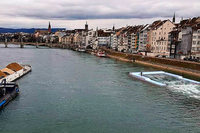 Große Surferwelle auf dem Rhein bei Basel geplant Große Surferwelle auf dem Rhein bei Basel geplant