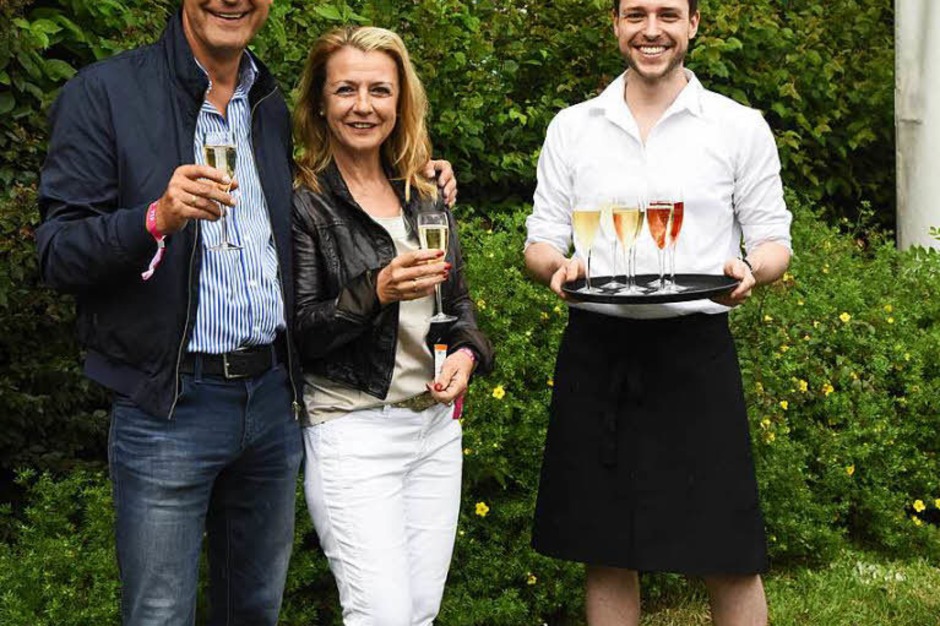 Die VIPs wurden mit Sekt empfangen (Foto: Markus Zimmermann) Die VIPs wurden mit Sekt empfangen (Foto: Markus Zimmermann)
