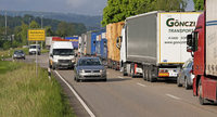 Von Lastwagen entlasten Von Lastwagen entlasten