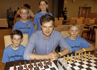 "Für Schach braucht man viel Geduld" "Für Schach braucht man viel Geduld"