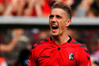Video: Nils Petersen bricht für Trainingsauftakt seinen Urlaub ab Video: Nils Petersen bricht für Trainingsauftakt seinen Urlaub ab