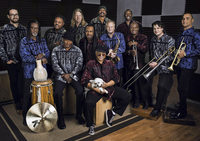 Earth, Wind & Fire Experience beim Jazzfestival in La Petite Pierre im Elsass Earth, Wind & Fire Experience beim Jazzfestival in La Petite Pierre im Elsass