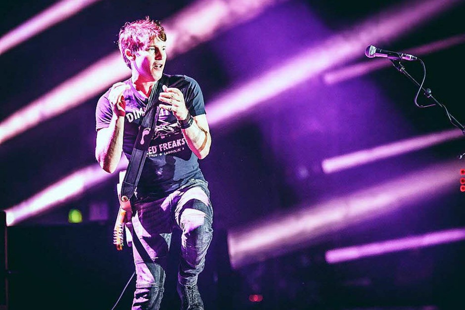 James Blunt und Band in der Freiburger Sick-Arena (Foto: Janos Ruf) James Blunt und Band in der Freiburger Sick-Arena (Foto: Janos Ruf)