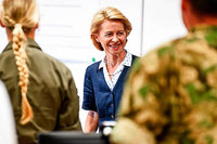 Von der Leyen verspricht Hunderte Millionen für Kasernen im Südwesten Von der Leyen verspricht Hunderte Millionen für Kasernen im Südwesten