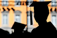 Professorin schrieb von Tochter ab – Uni Freiburg erkennt Titel ab Professorin schrieb von Tochter ab – Uni Freiburg erkennt Titel ab