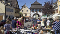 Bummeln, stöbern, feilschen Bummeln, stöbern, feilschen