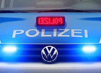 Unbekannter fährt Auto an und verschwindet Unbekannter fährt Auto an und verschwindet