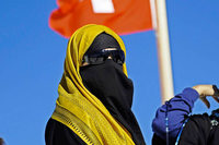 Schweizer stimmen für Burka-Verbot im Kanton St. Gallen Schweizer stimmen für Burka-Verbot im Kanton St. Gallen