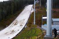 Zu viel Regen und zu warm: Skisprung-Weltcup in Neustadt abgesagt Zu viel Regen und zu warm: Skisprung-Weltcup in Neustadt abgesagt