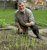 Grüner Spargel wächst auch auf der der rauen Baar Grüner Spargel wächst auch auf der der rauen Baar