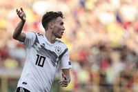 Leistungsträger Luca Waldschmidt will beim SC Freiburg bleiben Leistungsträger Luca Waldschmidt will beim SC Freiburg bleiben