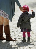 Eine Kindergruppe ist purer Stress für Säuglinge Eine Kindergruppe ist purer Stress für Säuglinge