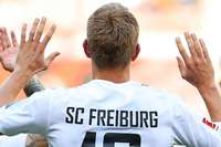 Nur ein Bierbecher macht Ärger: SC Freiburg surft auf der Erfolgswelle Nur ein Bierbecher macht Ärger: SC Freiburg surft auf der Erfolgswelle