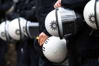 Forscher untersuchen erstmals Polizeigewalt – und sprechen von großem Dunkelfeld Forscher untersuchen erstmals Polizeigewalt – und sprechen von großem Dunkelfeld