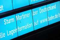 Tief "Mortimer": Bahn stellt Fernverkehr im Norden weitgehend ein Tief "Mortimer": Bahn stellt Fernverkehr im Norden weitgehend ein