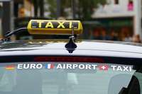 Ein Taxifahrer wird in Lörrach von zwei Fahrgästen angegriffen Ein Taxifahrer wird in Lörrach von zwei Fahrgästen angegriffen