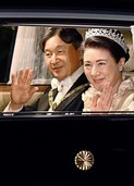 Naruhito besteigt den Thron Naruhito besteigt den Thron