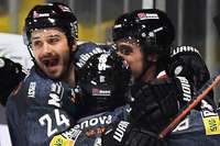 Drei Tore in der Schlussphase – EHC gewinnt das nächste Heimspiel Drei Tore in der Schlussphase – EHC gewinnt das nächste Heimspiel