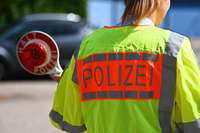 Radfahrerin stürzt unter Alkoholeinfluss und schläft bei der Polizei Radfahrerin stürzt unter Alkoholeinfluss und schläft bei der Polizei
