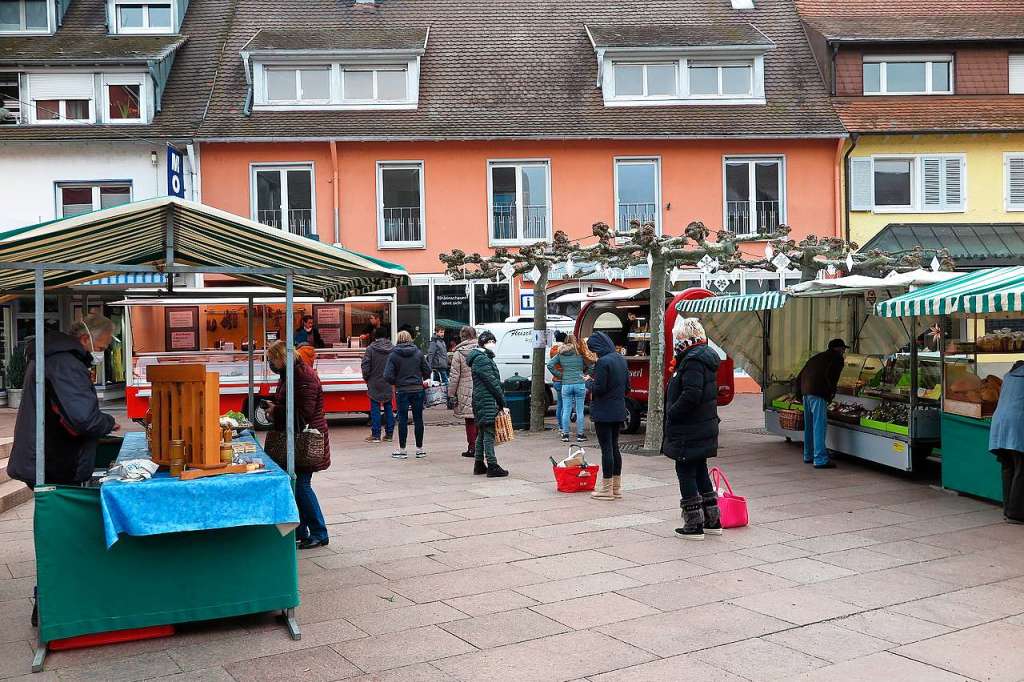 Neuenburger Wochenmark Setzt Bunte Akzente Im Corona Alltag Neuenburg