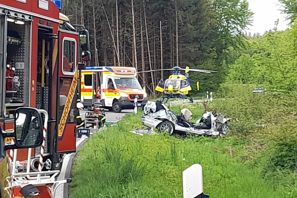 Zwei Schwerverletzte Bei Unfall Zwischen Schopfheim Und Dossenbach