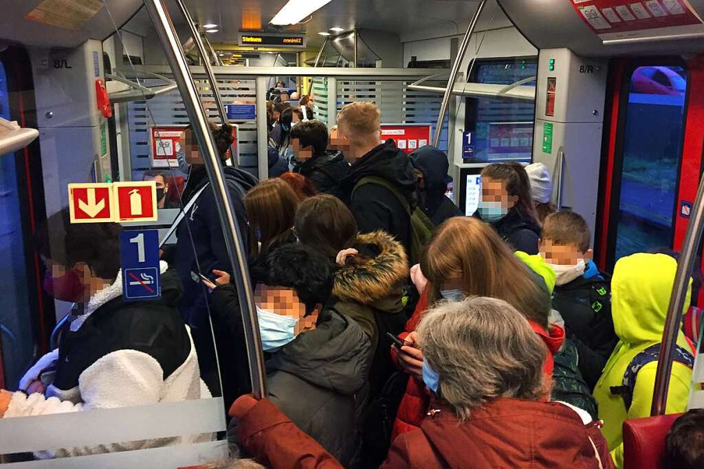 Fahrgäste bemängeln Enge in den Zügen der Regio S Bahn im Kreis Lörrach