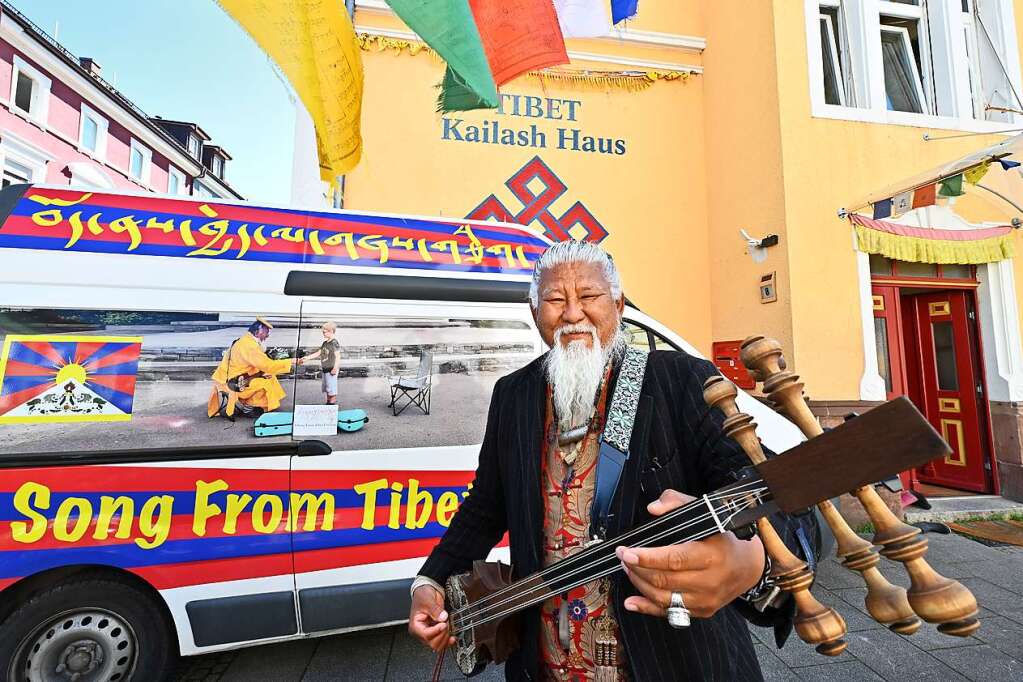 Loten Namling macht Musik für Tibet und Welt zu hören in Freiburg