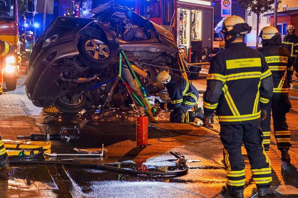 Autofahrer Flieht Und L Sst Toten Beifahrer Und Verletzen Jungen Zur Ck