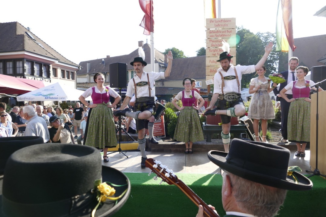 Das Gr Te Weinfest Am Kaiserstuhl Ist Gestartet Ihringen Badische