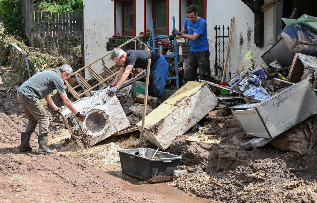 Mich hat es voll erwischt Aufräumen nach dem großen Hochwasser in