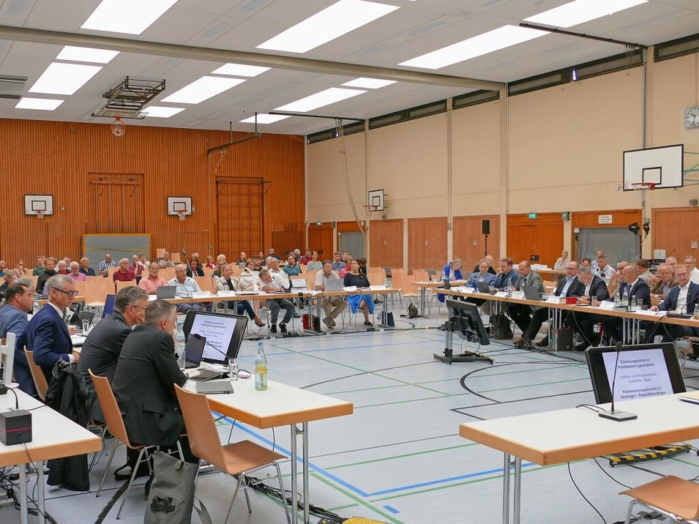 Beim Ausbau der Rheintalbahn werden Fronten bei der Erörterung in