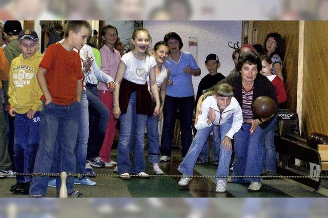 Kinder aus Weirussland erholen sich am Kaiserstuhl