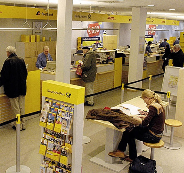 Das Postbank-Center in der Eisenbahnst...ibt anders als vier Filialen erhalten.  | Foto: ingo schneider