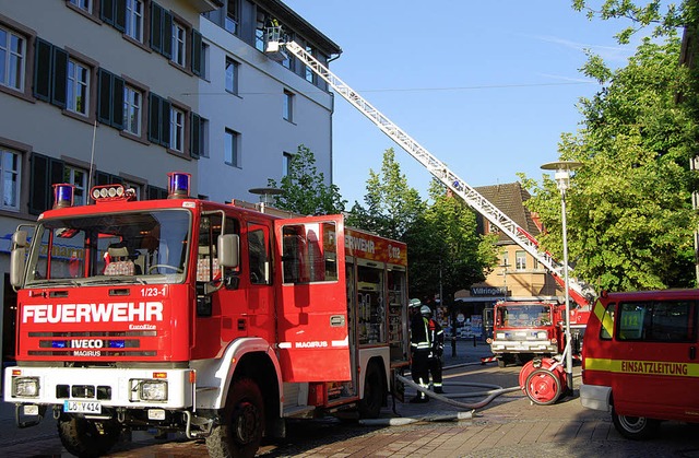Schreck in der Morgenstunde:   Den  Br...euerwehr schnell  unter Kontrolle.      | Foto: Feuerwehr