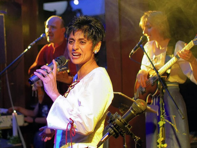 Die Sngerin Lorraine bezauberte das Publikum mit ausdrucksvoller Stimme.   | Foto: Korak