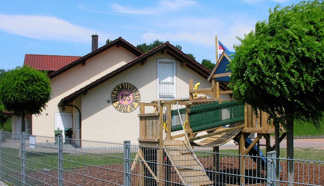 Neben dem Vereinsheim des FV Sulz  ist...noch ein Kinderspielplatz entstanden.   | Foto: Dieter Fleig