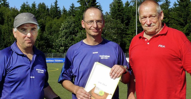 Fr vorbildliche Leistungen im Fuball...Kleiser (Sdbadischer Fuballverband)   | Foto: Eva Korinth