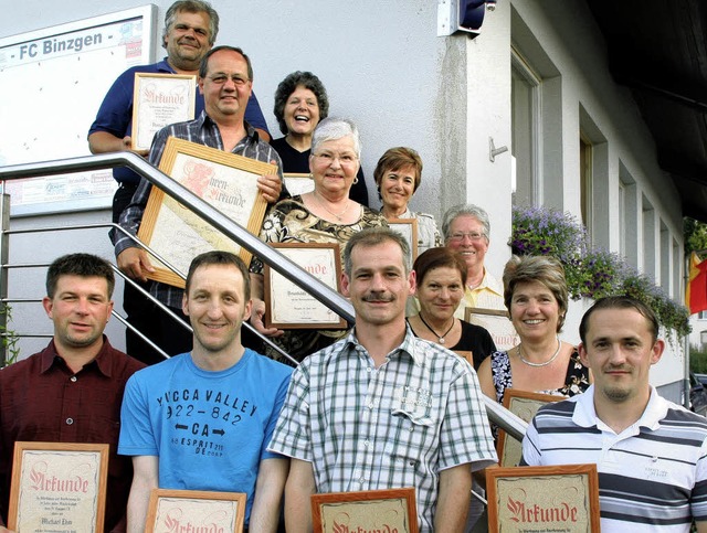 In der Hauptversammlung ehrte der FC B...ertrud Oeschger und Sylvia Hasieber.    | Foto: Charlotte Frse