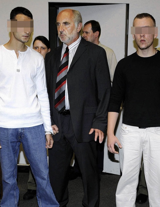 Die beiden Angeklagten  Serkan A. (links) und Spyridon L. (rechts).  | Foto: dpa