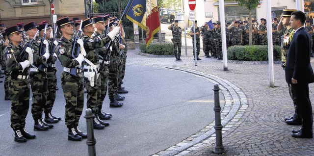 Militrparade auf dem Rathausplatz: Werden solche Motive bald Geschichte sein?    | Foto: KRICKL