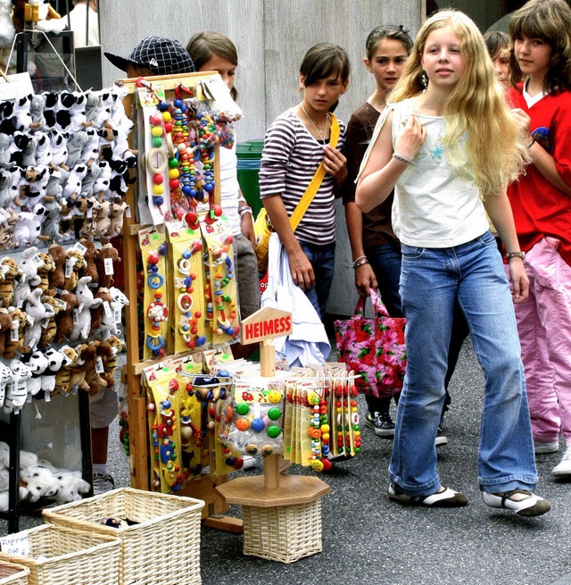 Ob Spielzeug, Stofftiere, Kunsthandwer...aus auch das EM-Spiel bertragen wird. 