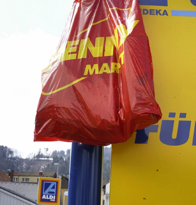 Penny  und Edeka werben  in Zell  um die Kaufkraft  der Kunden. 