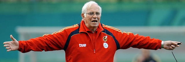 Luis Aragones hat es geschafft, dass i... jngere Kicker respektvoll zuhren.    | Foto: afp